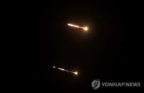 이란의 탄도미사일 추정 물체. 기사 내용과 직접 관련 없음.