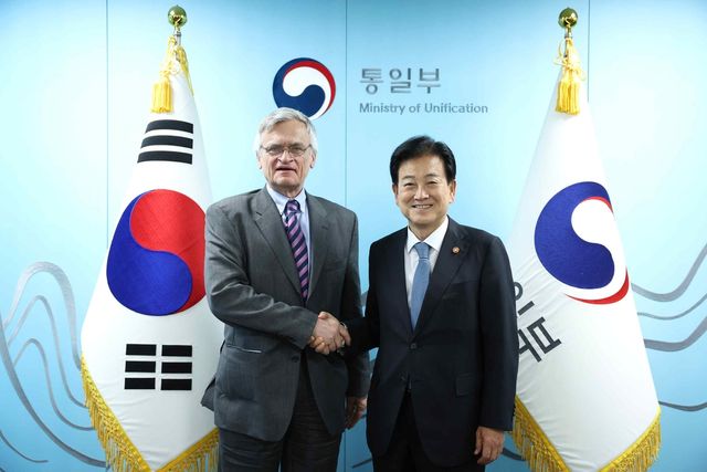 정동영 통일부 장관, 피터 셈네비 스웨덴 한반도 특사 접견