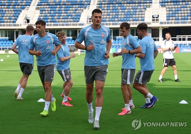 훈련 참가한 파트리크 시크
