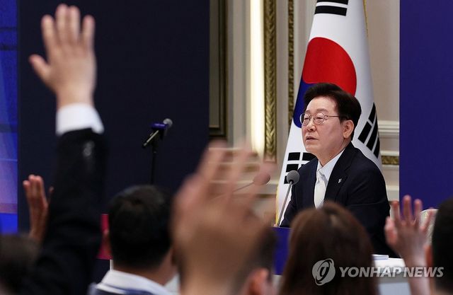 질문받는 이재명 대통령