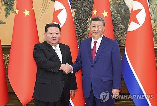 김정은 북한 국무위원장과 시진핑 중국 국가주석