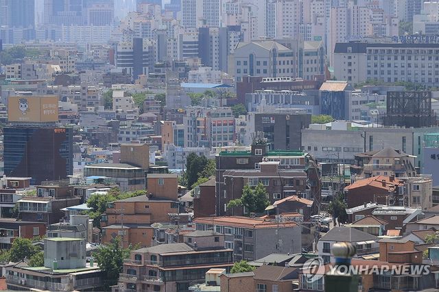 서울 남산에서 바라본 시내 주택가 모습