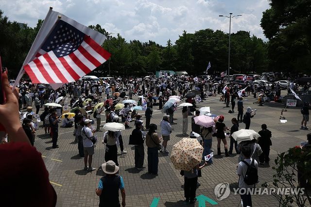 6·3 지방선거 개표소 봉쇄 시위 계속