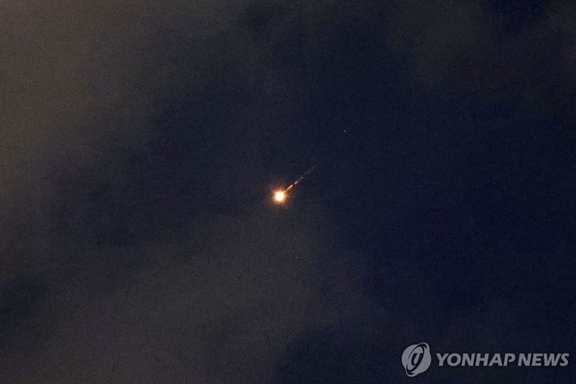 이스라엘 상공에서 포착된 미사일 발사체