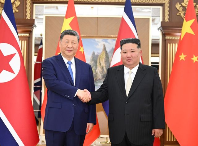 김정은 북한 국무위원장과 시진핑 중국 국가주석