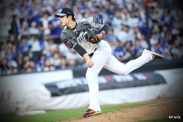 시즌 4승을 수확한 kt 고영표