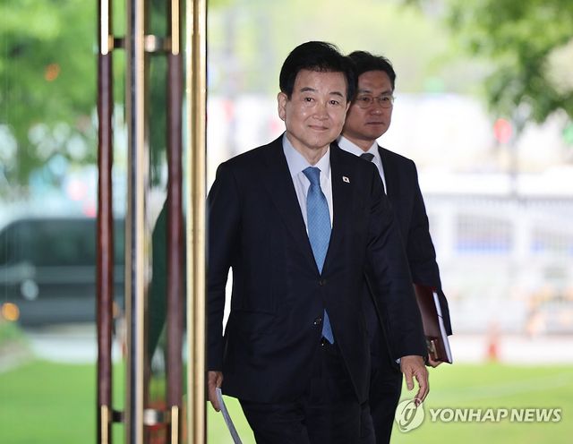외부 행사 마친 정동영 통일부 장관