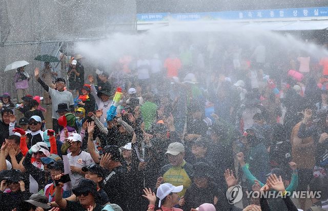 '지상 최대의 물싸움' 물축제