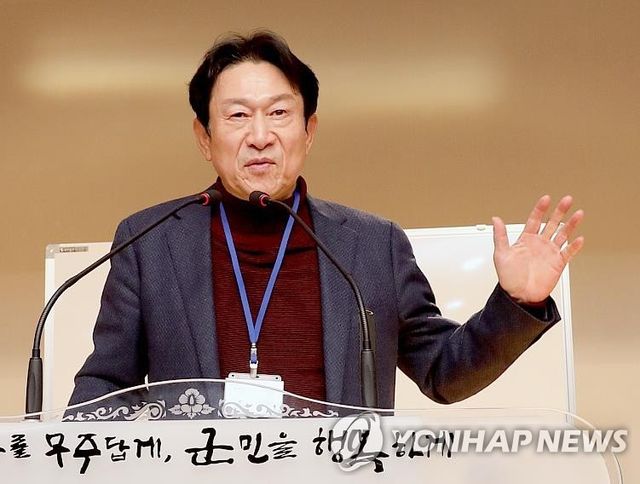 김응수