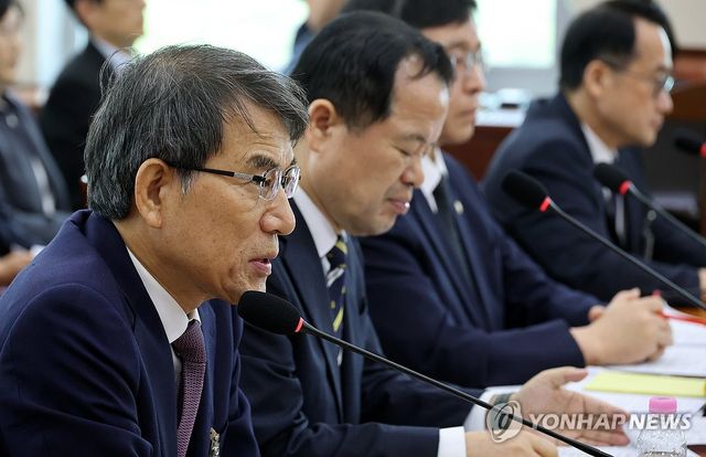 의원 질의 답하는 노태악 전 선관위원장