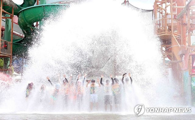 남부지방 폭염…물놀이