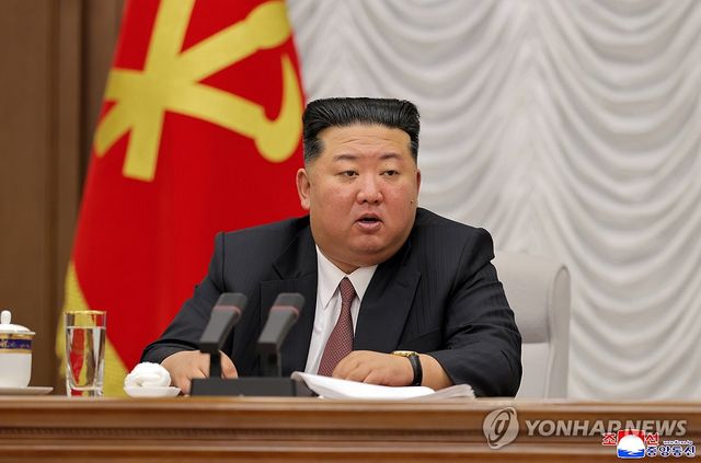 김정은, 노동당 중앙군사위 제9기 1차 확대회의 주재