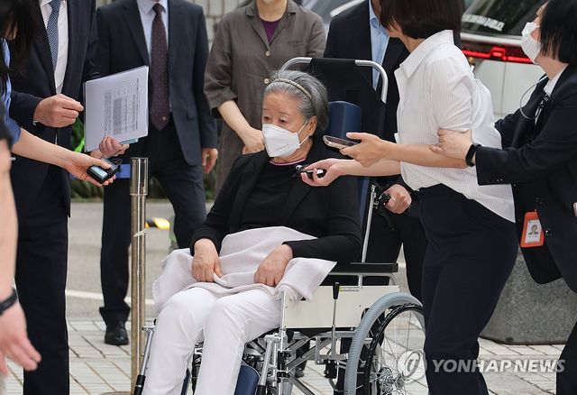 결심공판 출석하는 '정교유착' 한학자 통일교 총재