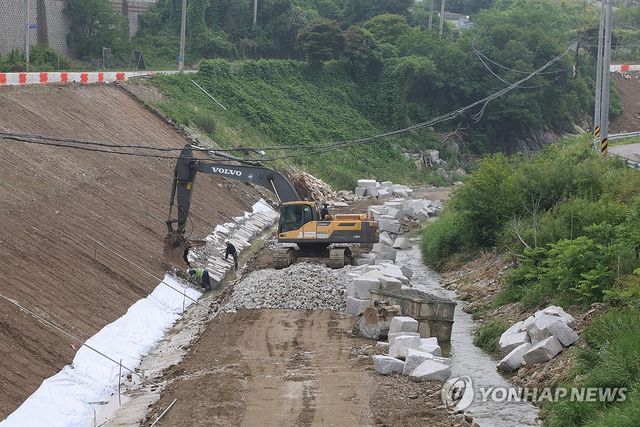 다시 장마철 대비하는 가평