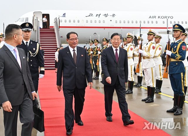 10일 베이징 도착한 북한 박태성 내각 총리