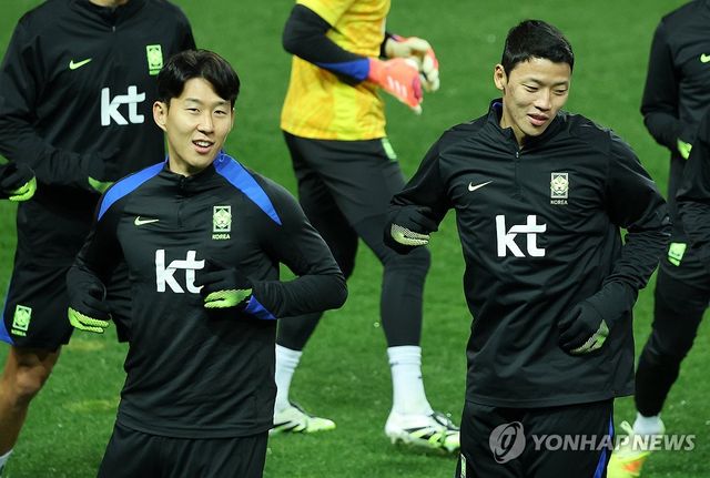 함께 훈련하는 손흥민·황희찬