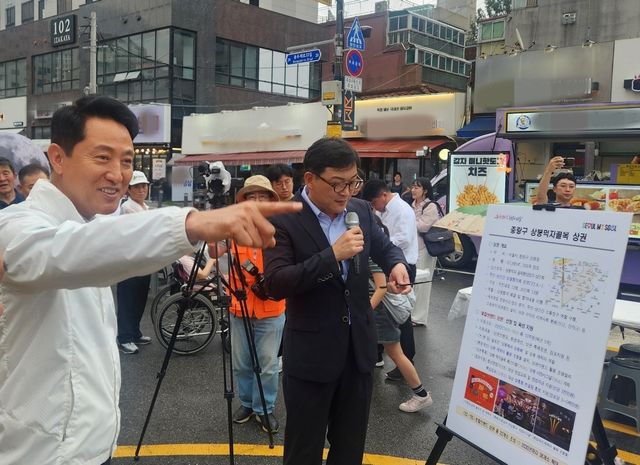 상봉먹자골목 상권 설명 듣는 오세훈 서울시장