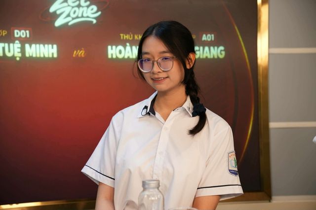 베트남 전국 수석을 차지하고 KAIST에 진학하는 호앙 흐엉 장(18)