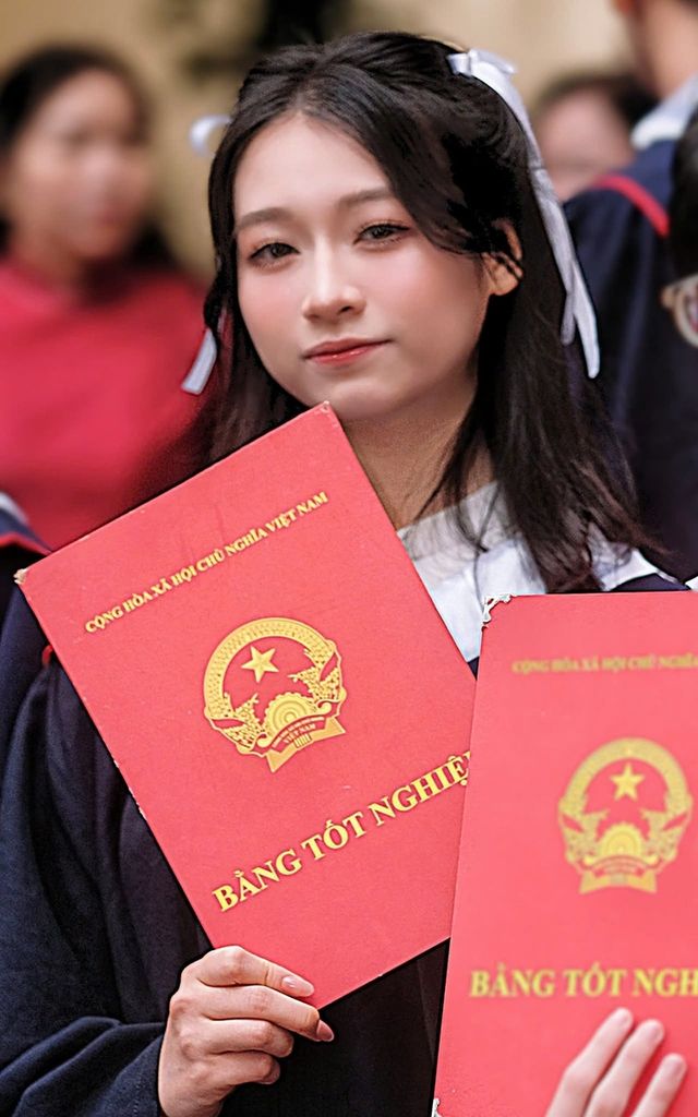 베트남 전국 수석을 차지하고 KAIST에 진학하는 호앙 흐엉 장(18)
