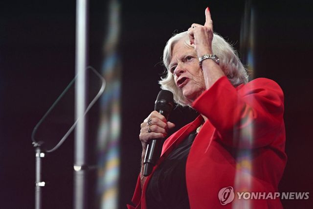 앤 위디컴 전 하원의원