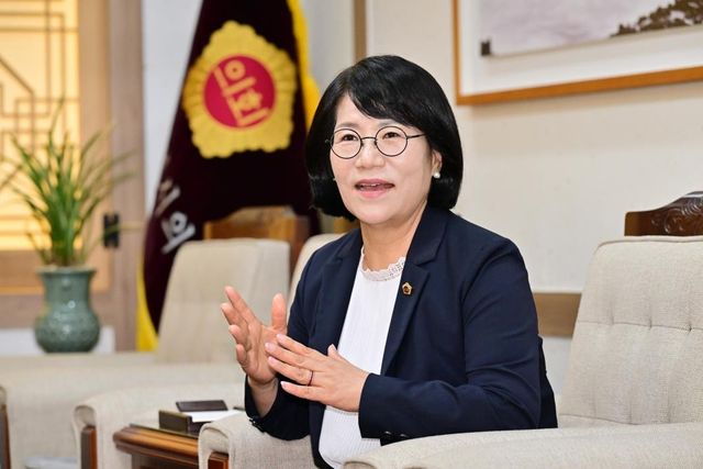 연합뉴스와 인터뷰하는 이영해 울산시의회 의장