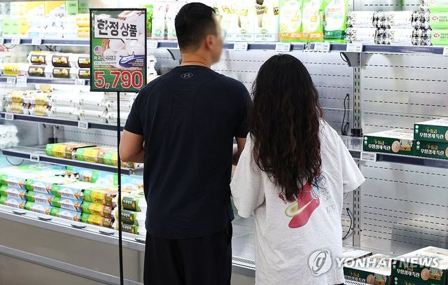 2026년 6월 21일 서울의 한 대형마트 미국산 신선란 판매 안내문