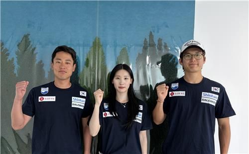 크로스컨트리 스키 국가대표 정종원(10학번) 문소연(19학번) 김진형(20학번)