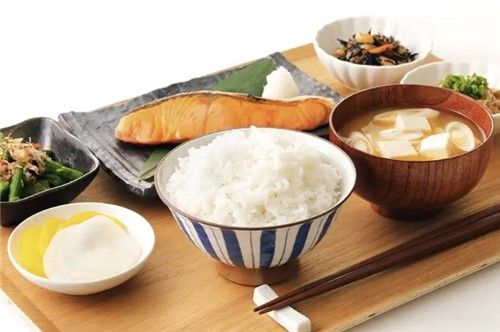 일본 전통 쌀 주식 아침 식사