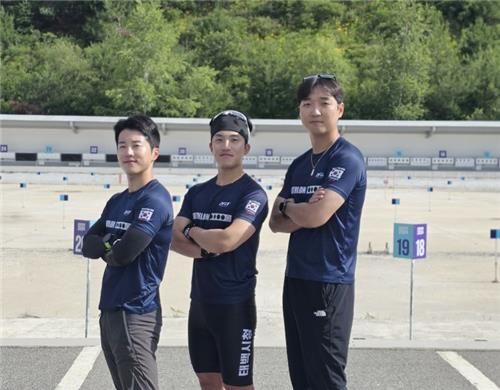 바이애슬론 국가대표 강윤재(15학번) 이종민(18학번) 임명철(15학번 지도자)