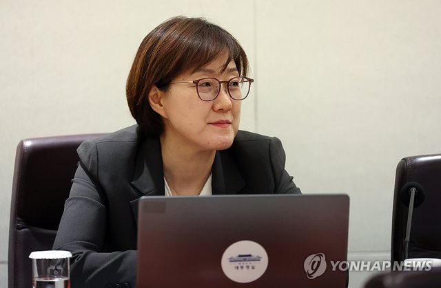 국무회의 배석한 김현지 제1부속실장