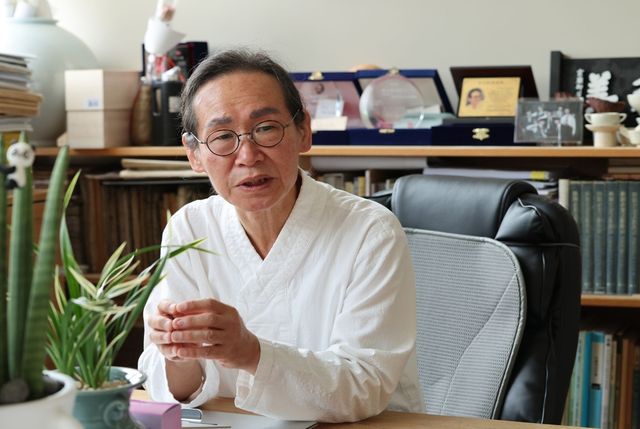 인터뷰하는 박록담 소장[사진/임헌정 기자]