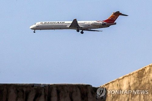이란 테헤란 공항에 착륙하려는 항공기 [AFP 연합뉴스 자료사진. 재판매 및 DB 금지] 
