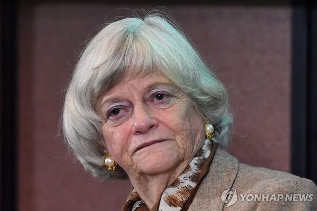 앤 위디컴 전 의원