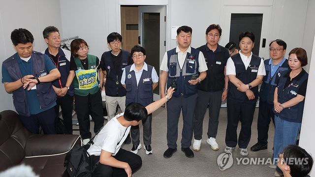 내년 최저임금 시간당 1만700원…입장 밝히는 근로자위원들
