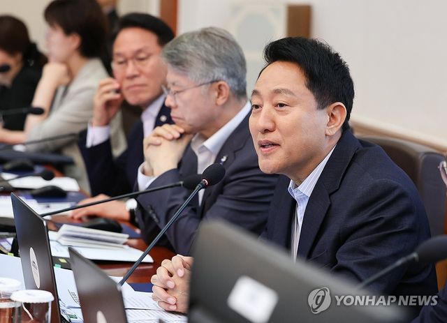 자료제출 관련 발언하는 오세훈 시장
