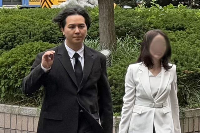 증인 출석하는 송민호