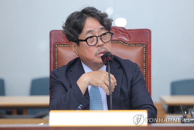 내년 최저임금, 올해보다 3.7% 인상된 시간당 1만700원
