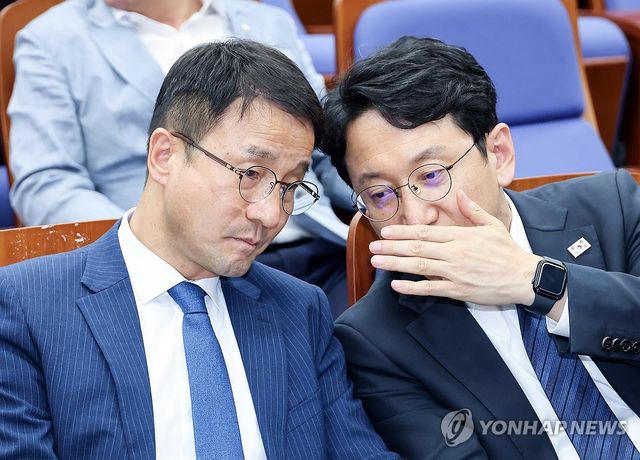 얘기 나누는 한병도-천준호
