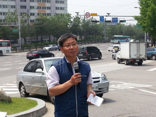 2심 무죄 뒤 명예회복 촉구 기자회견하는 이홍연 전 영북면장
