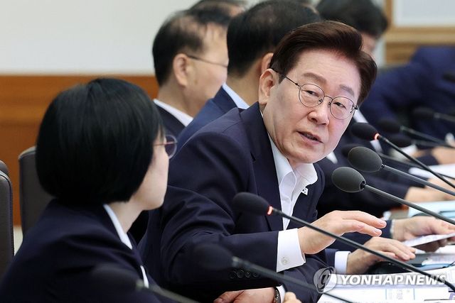 국무회의 발언하는 이재명 대통령