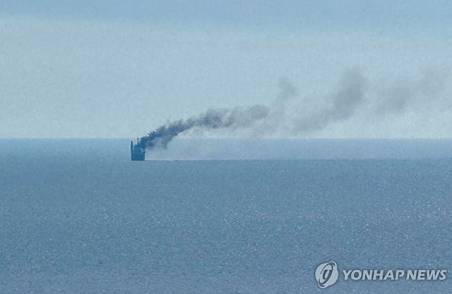 오데사 인근에서 러시아 공격을 받은 민간인 선박