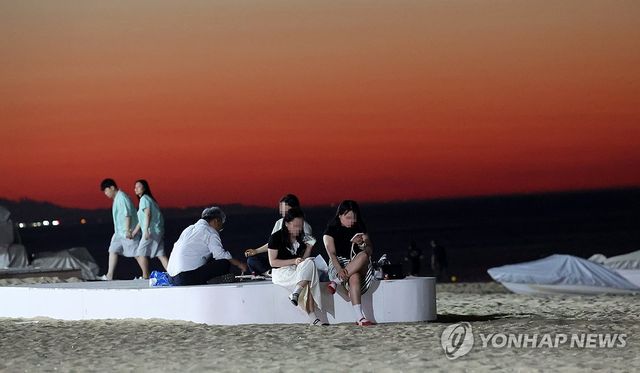 폭염이 선물한 붉은 노을