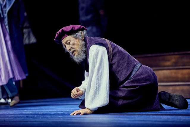 연극 '베니스의 상인'의 샤일록 역을 맡은 박근형