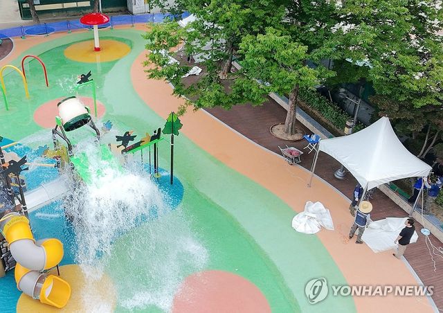 '폭염 속 공공형 물놀이장 가동 준비'