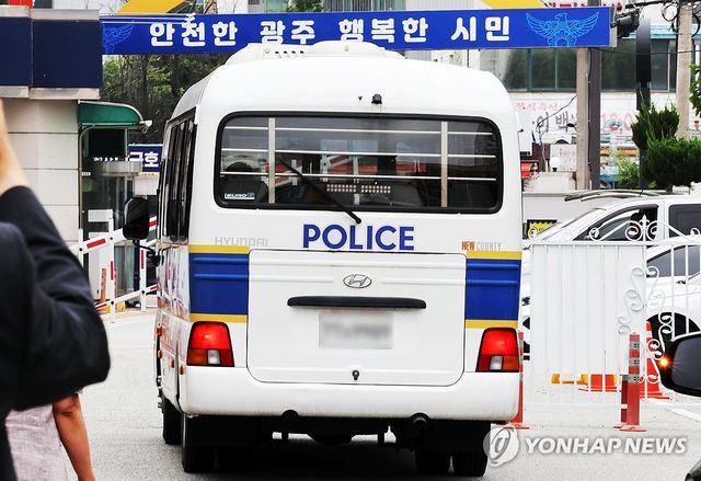 검찰로 송치되는 장윤기 사건 수사팀장