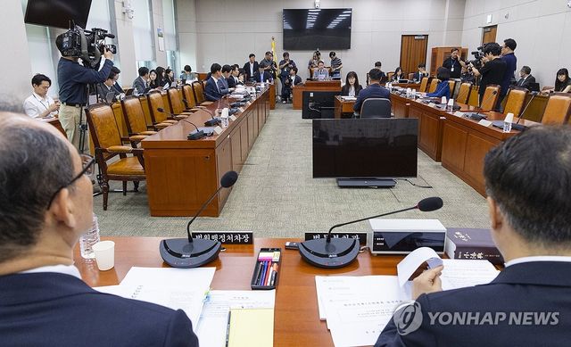 국민의힘 불참 속 열린 국회 법사위 제1소위
