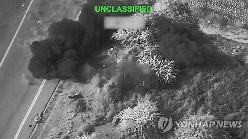 미 중부사령부가 공개한 이란 공습 장면