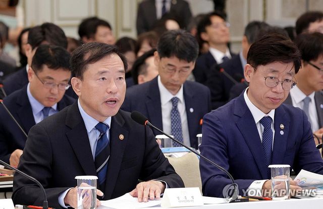 업무보고하는 김종철 방송미디어통신위원장