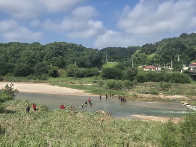 급류 실종자 수색하는 구조당국