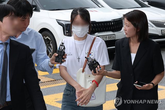 올림픽공원 핸드볼경기장 진입 저지한 30대 경찰 출석